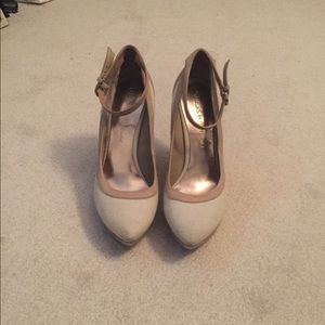 Tan guess wedges size 7