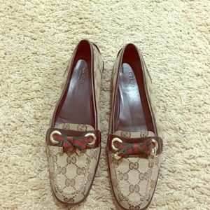 Gucci flats
