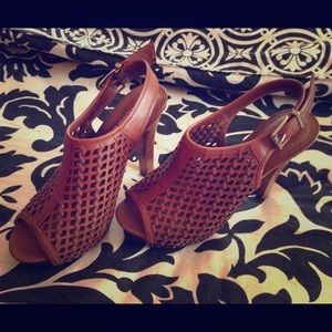 EEUC Gianni Bini Papaya Heel Sandal size 8