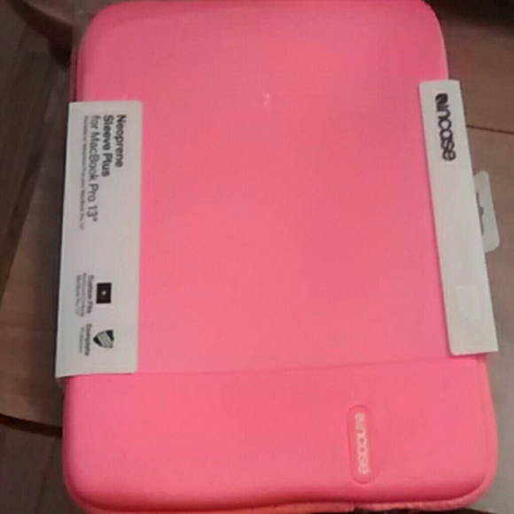 INCASE Accessories - Neoprene Sleeve Plus for MacBook Pro 13