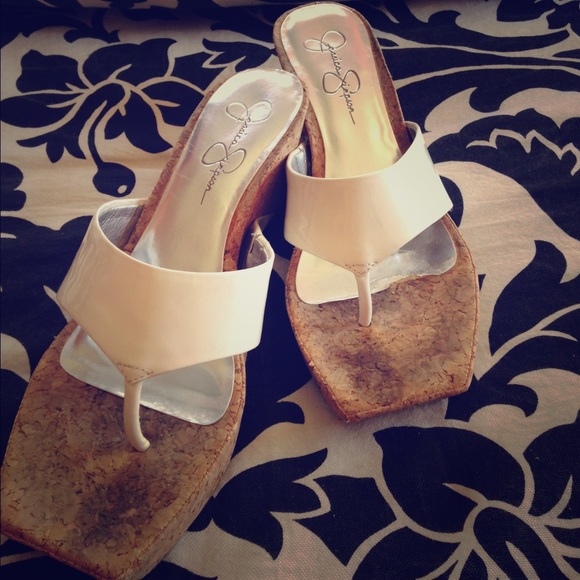 GUC Jessica Simpson White Cork Sandal