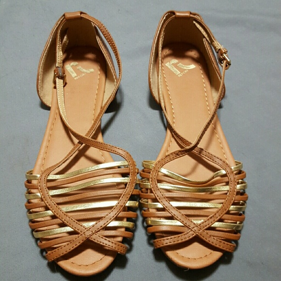 Unique sandal/flats