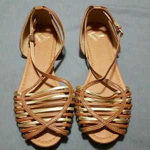 Unique sandal/flats