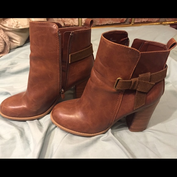 Brown heel booties!