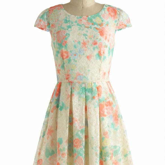 Pretty floral lace dress