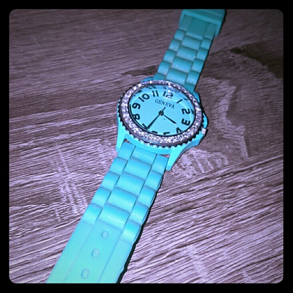 Women's Watch - Picture 1 of 2