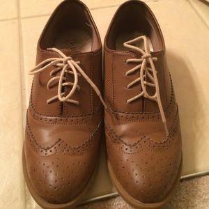 Brown Oxford Lace-up Flats