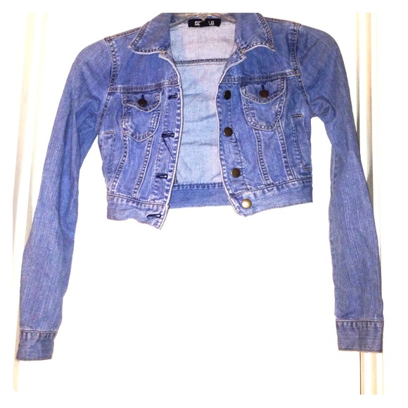 PRICE MARKDOWN‼️Denim jacket / crop