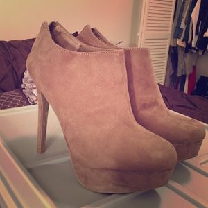 Ankle suede Bootie heels