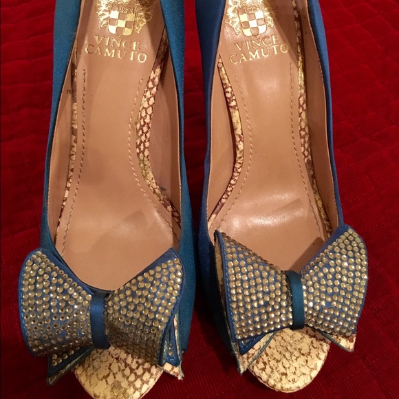 Vince Camuto "Grady" Peep Toe Heels - Picture 2 of 2
