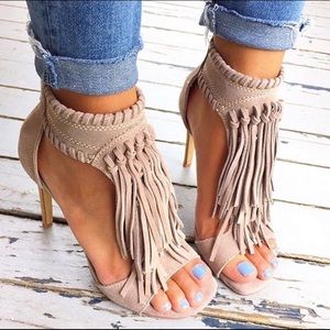 SOLD!!!!!Chinese Laundry Santa Fe Sandal