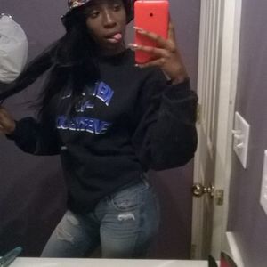 Meet your Posher, Danielle