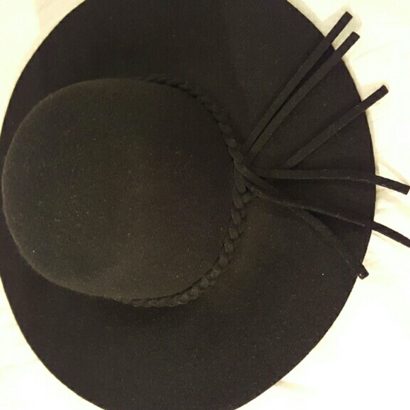 Floppy wool hat