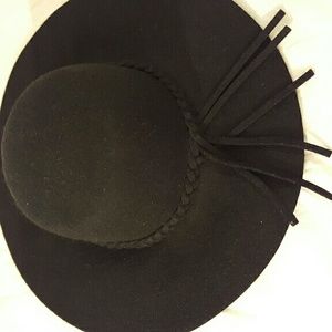 Floppy wool hat