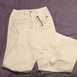 Brand new Jones New York flare white pants