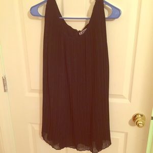 Black sleeveless accordion blouse