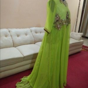 Embroidered long tail green maxi with scarf