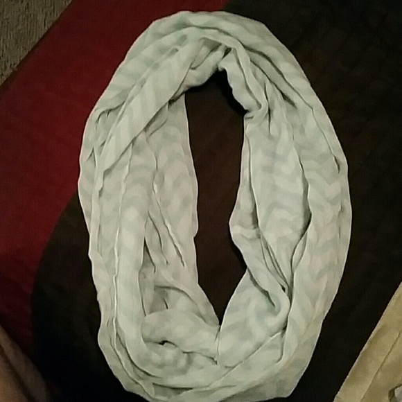 Scarf - Picture 1 of 2
