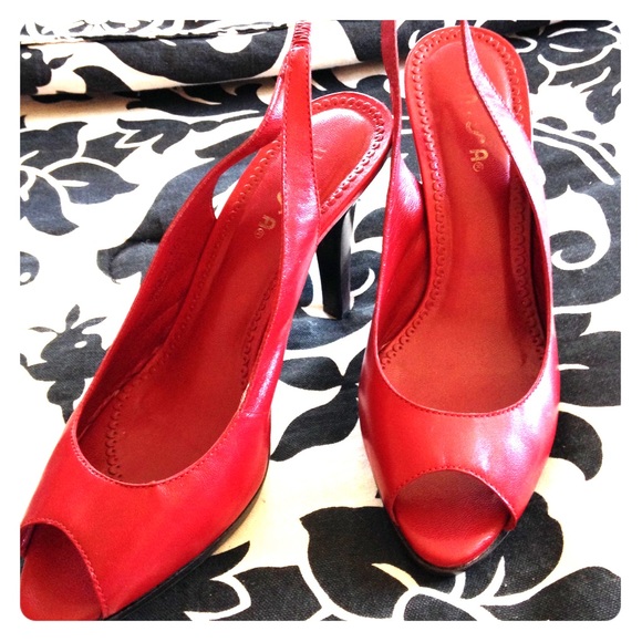 GUC Unisa Red Leather Peep Toe Heel 7.5