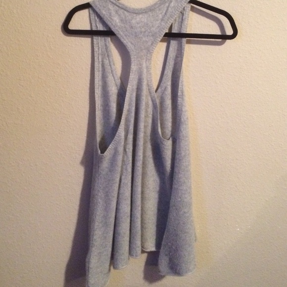 Sleeveless gray warm  top - Picture 3 of 3