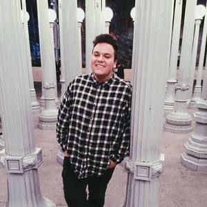 Meet your Posher, Devin