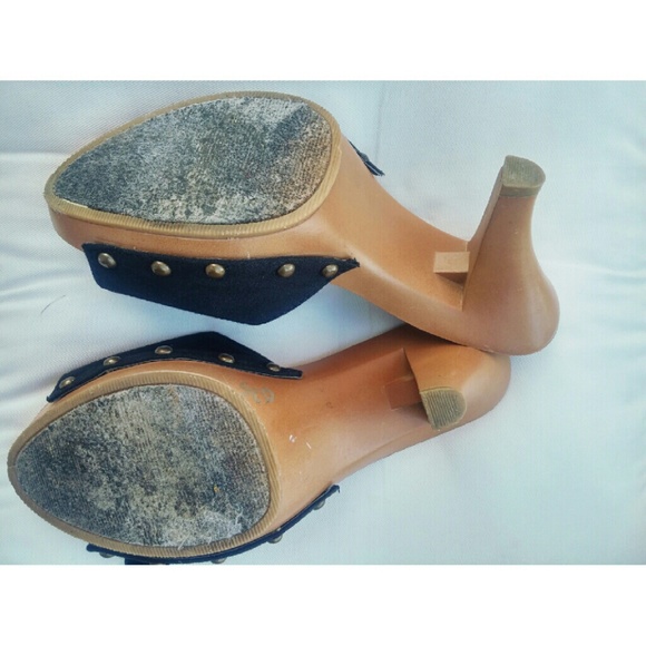 ⛔SOLD!!!⛔Madden Girl flower sandals - Picture 4 of 4