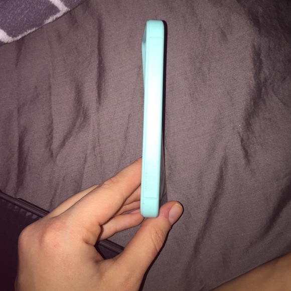 iPhone 5s pink phone case - Picture 3 of 4