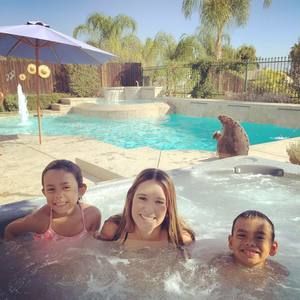 Meet your Posher, Amieronnie