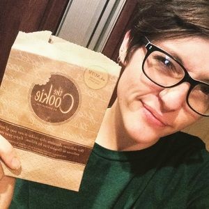 Meet your Posher, Hannah