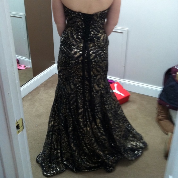 Prom Dress - size 4 - worn once - Picture 4 of 4