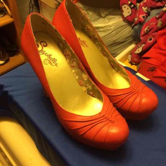 Seychelles pumps