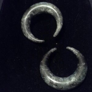 Half moon gauges, 00