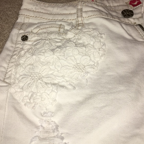 Shorts - Picture 2 of 3