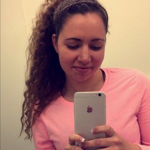 Meet your Posher, Alexis