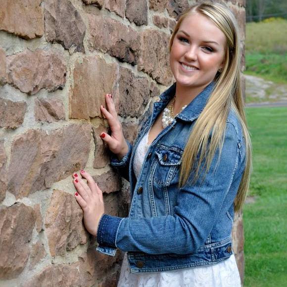 Meet your Posher, Emilie - Picture 1 of 1