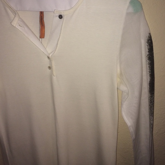 White blouse - Picture 3 of 4