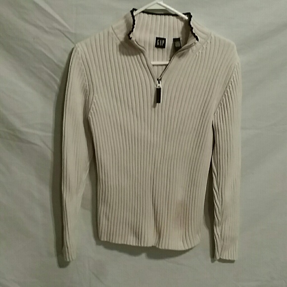 GAP SWEATER