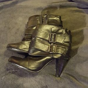 Black booties(with heel)