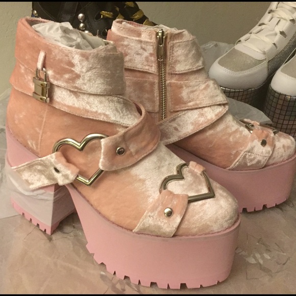 SOLD YRU Cherish Pink Velvet Platforms - Picture 2 of 4