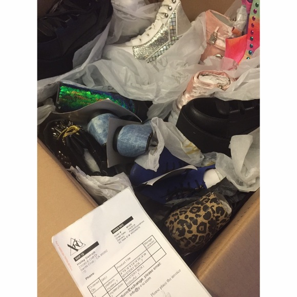 SOLD YRU Cherish Pink Velvet Platforms - Picture 4 of 4