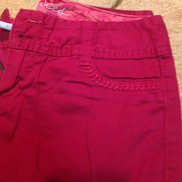 Red pants - Picture 2 of 3
