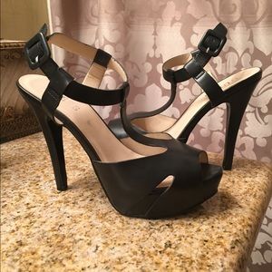 Guess Black Heels Sz. 6