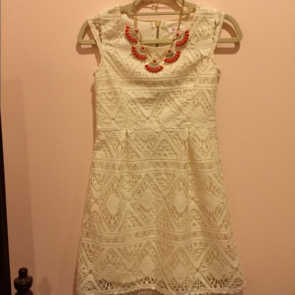 Lace dress (10-12) in girls