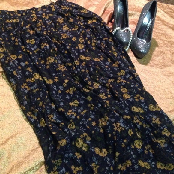 Floral long skirt - Picture 1 of 2
