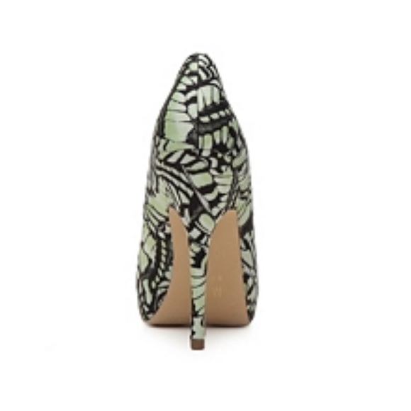 NEW Butterfly Platform Pumps - Picture 4 of 4