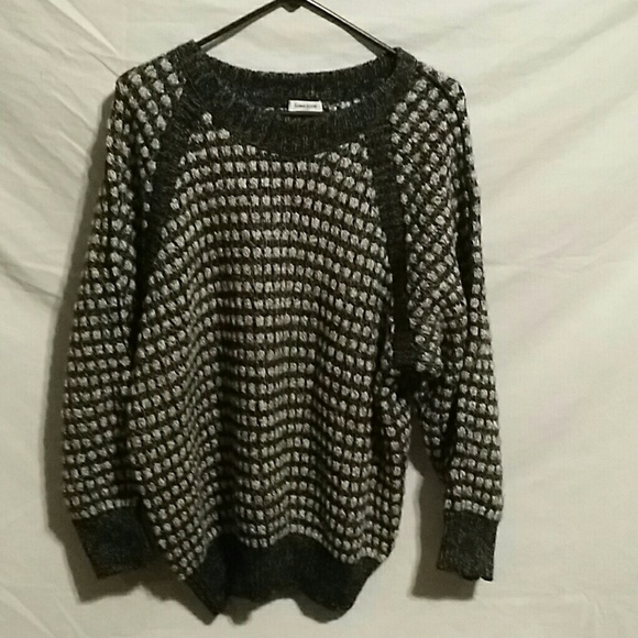 NEIMAN MARCUS DESIGNER COLLECTIONS SWEATER
