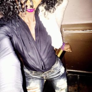 Meet your Posher, Ebony