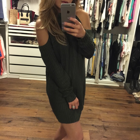 Sold out in Olive - Picture 2 of 4