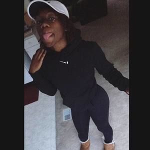 Meet your Posher, Brielle