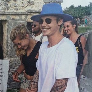 Meet your Posher, Alexis